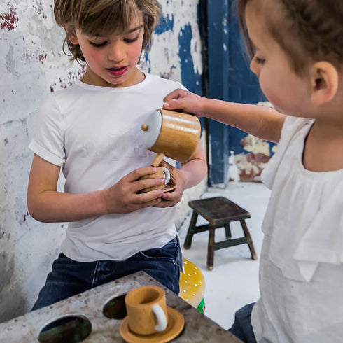 MAKE ME ICONIC - Toy Tea set